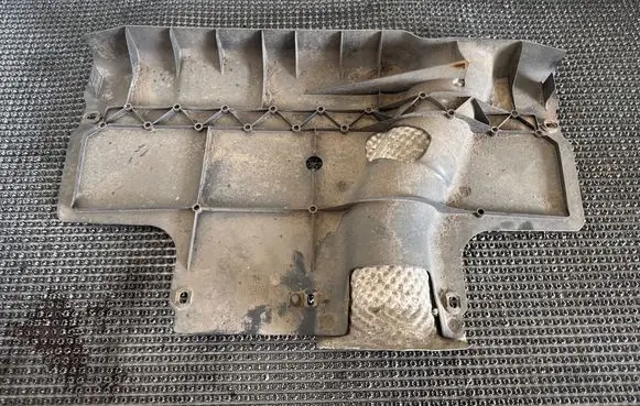 Mercedes-Benz A W176 Center/middle under tray cover A2463520391 BBP2013