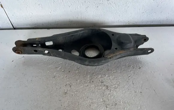 Toyota RAV 4 (XA40) Rear upper control arm/wishbone