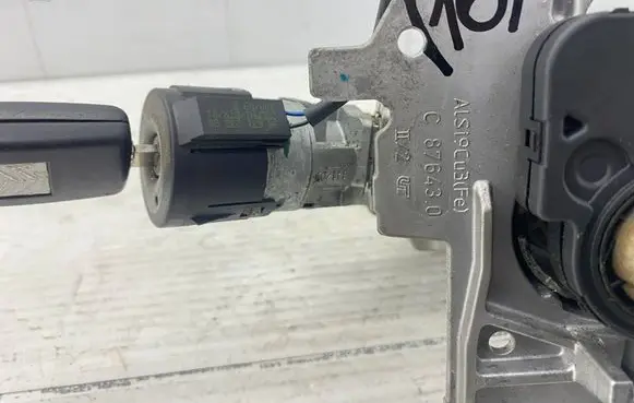 Citroen C4 I Picasso Steering wheel axle 9688685977