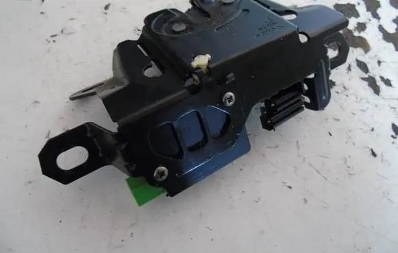 Volvo C30 Tailgate/trunk/boot lock/catch/latch
