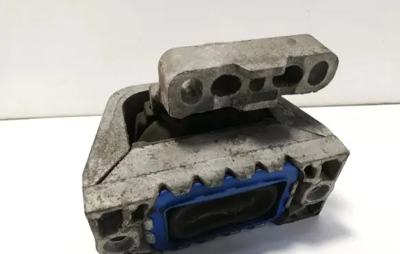 Skoda Octavia Mk2 (1Z) Engine mount bracket 1K0199262