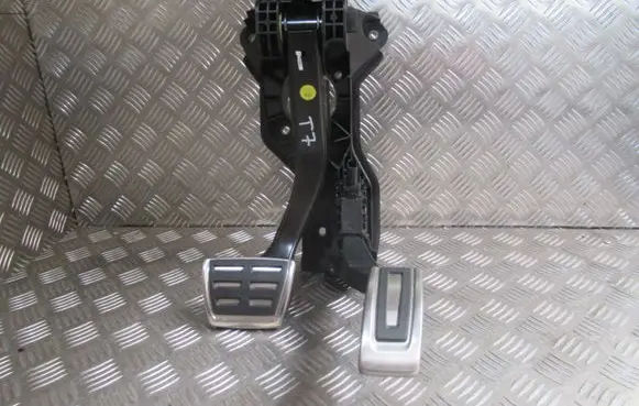 Volkswagen Multivan T5 Accelerator throttle pedal 5Q1723503K