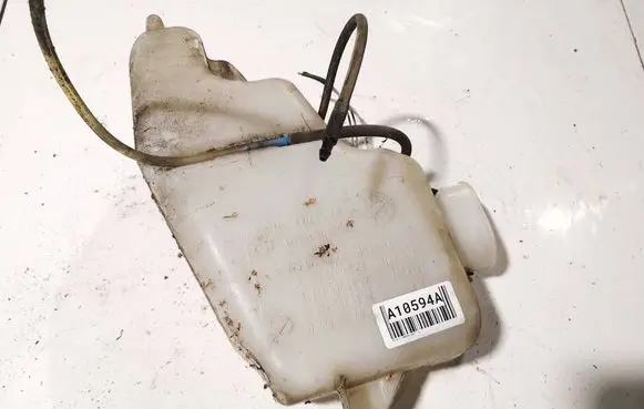 Windshield washer fluid reservoir/tank