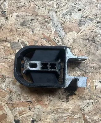 Volvo V40 Engine mount bracket 31350652