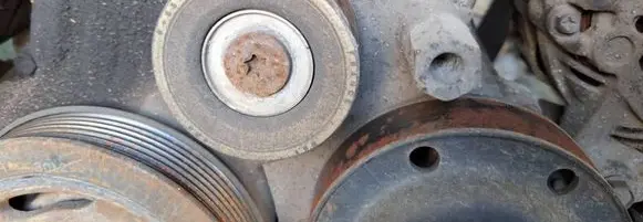 Honda FR-V Generator/alternator belt tensioner