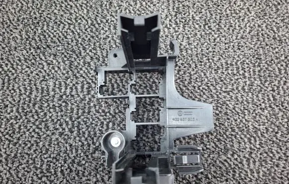 Audi Q5 SQ5 8R Relay mounting block 4G2937503A