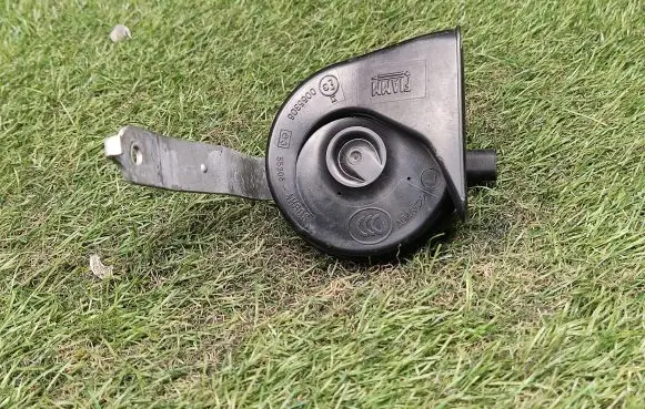 BMW 7 E65 E66 Horn signal 6968441 696844102