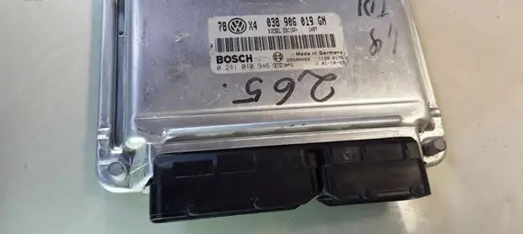 Volkswagen PASSAT B5.5 Engine control unit/module 0281010946 038906019GN