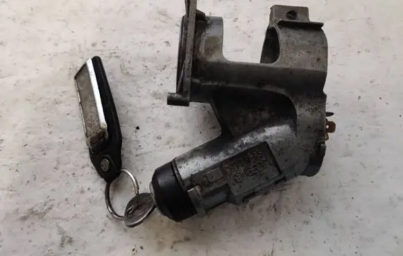 Volkswagen I LT Ignition lock 171905851