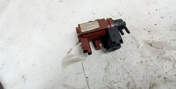 Volvo V50 Turbo solenoid valve 6G909E882CA 31216025