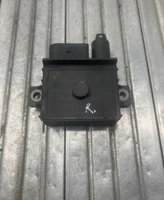 BMW 1 E81 E87 Glow plug pre-heat relay 79800003 0004052239 0522120102