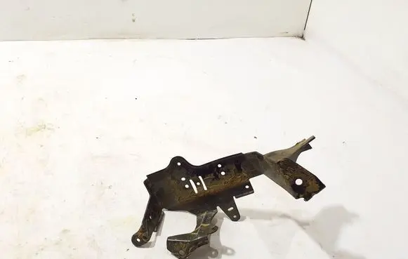 Other engine bay part