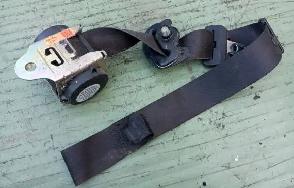 Mini Cooper Front seatbelt 1505913 0429023 530078802