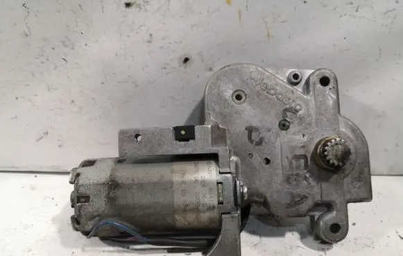 Sunroof motor/actuator