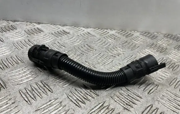 BMW 5 F10 F11 Breather hose/pipe 7803842