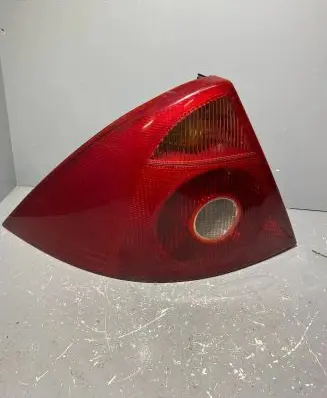 Ford Mondeo Mk III Rear/tail lights 1S7113405A 0374D