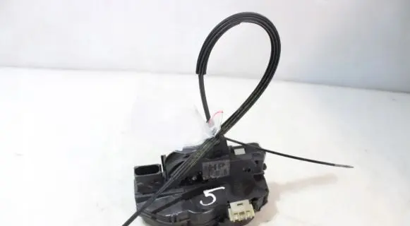 Opel Insignia A Front door lock