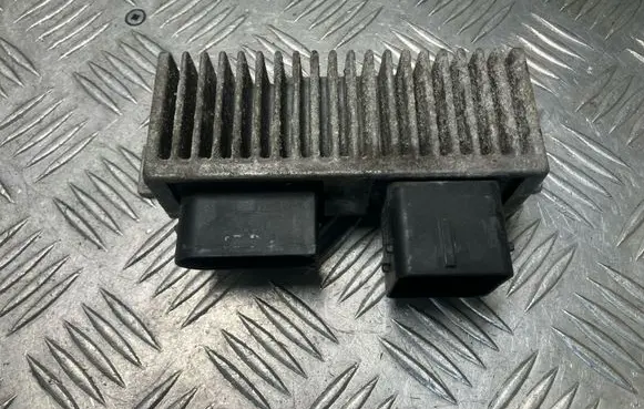Nissan Juke I F15 Glow plug pre-heat relay 8200558438A