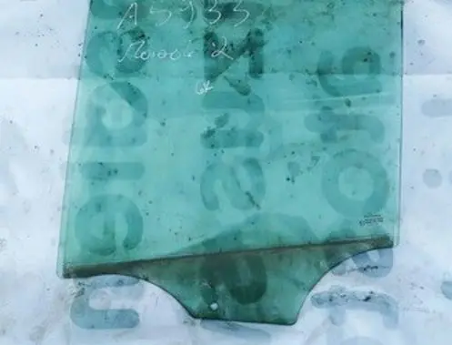 Mazda 2 Rear door window glass