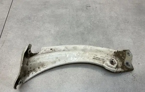 Skoda Superb B8 (3V) Fender mounting bracket 3V0821141