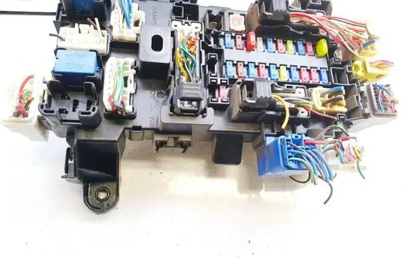 Suzuki Grand Vitara II Fuse box set 11697e14 64j2