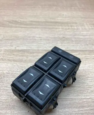 Ford Mondeo Mk III Electric window control switch 1S7T14A132BD 03163451