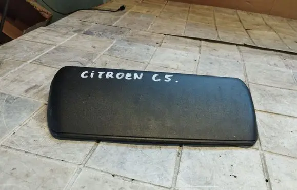 Citroen C5 Third/center stoplight