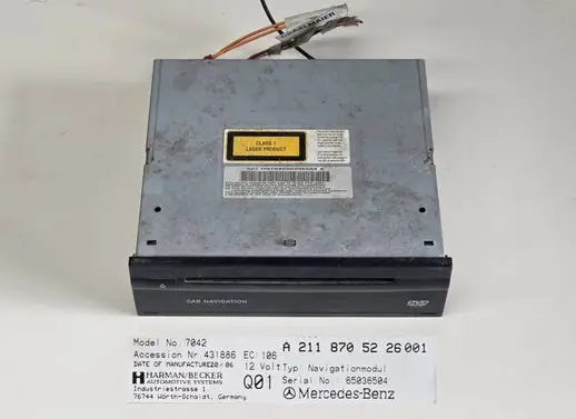Mercedes-Benz CLS C219 Navigation unit CD/DVD player A2118705226