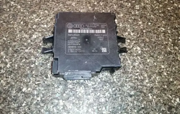 Audi A3 S3 8P Tire pressure control unit 8J0907273A