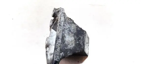 Mitsubishi Pajero Engine mounting bracket