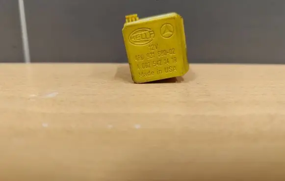 Mercedes-Benz ML W163 Other relay A0025421419 4R09316802