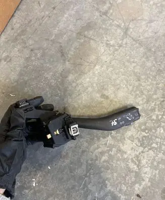 Volkswagen PASSAT B7 Wiper control stalk 1K0953519A