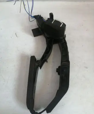 Mercedes-Benz E W211 Accelerator throttle pedal A2113000404 2113000404