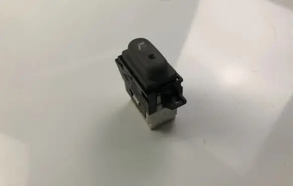 Renault Clio II Seat heating switch 7700416412B