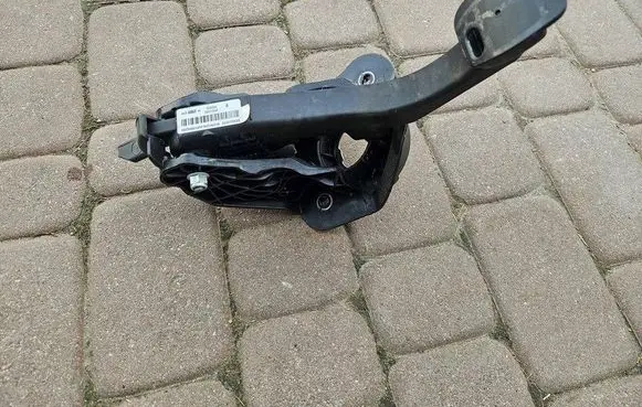 Citroen Berlingo Clutch pedal 9820886080-