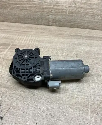 Peugeot Partner Front door window regulator motor 0130821915