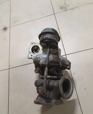 BMW 7 F01 F02 F03 F04 Turbo 7576985