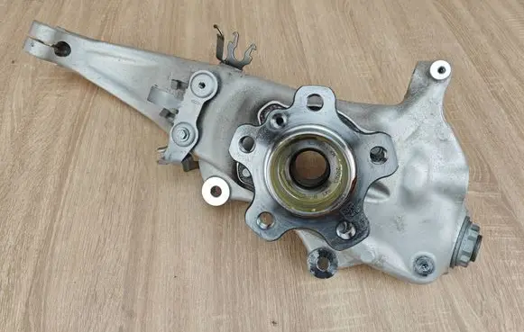 BMW 5 G30 G31 G38 Front wheel hub 6884386 6899175