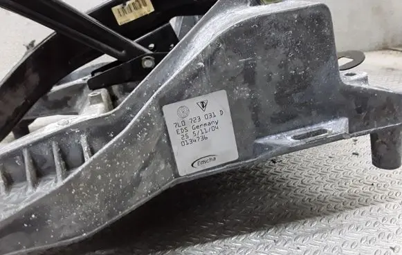 Porsche Cayenne (9PA) Brake pedal 7L0723031D