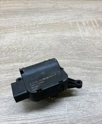 Volkswagen Golf VI Air flap motor/actuator 1K0907511 0132801345