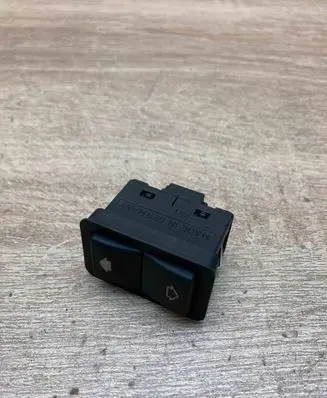BMW 5 E39 Electric window control switch 8368974