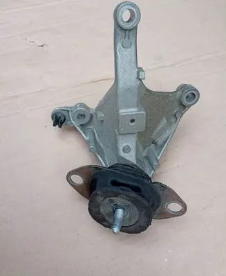 Renault Captur Gearbox mount 