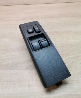 Toyota Corolla Verso AR10 Electric window control switch 848200f020