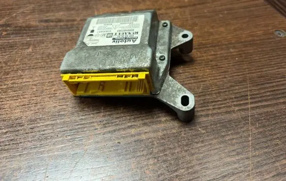 Opel Vivaro Airbag control unit/module 216190878 8200402593