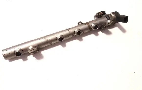 Mercedes-Benz CLS C219 Fuel main line pipe A6420700495 A6110780449