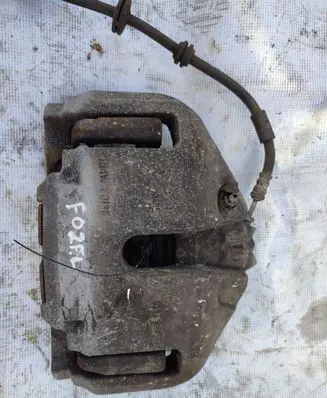BMW 7 F01 F02 F03 F04 Front brake caliper