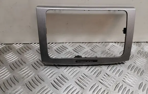 Volkswagen PASSAT B6 Radio/GPS head unit trim 3C0858069M