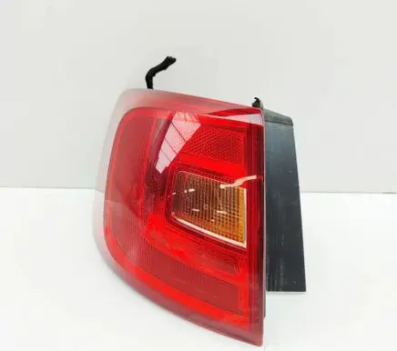 Volkswagen Jetta VI Rear/tail lights 5C6945095E