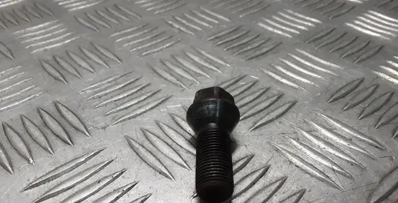 BMW 5 F10 F11 Nuts/bolts 