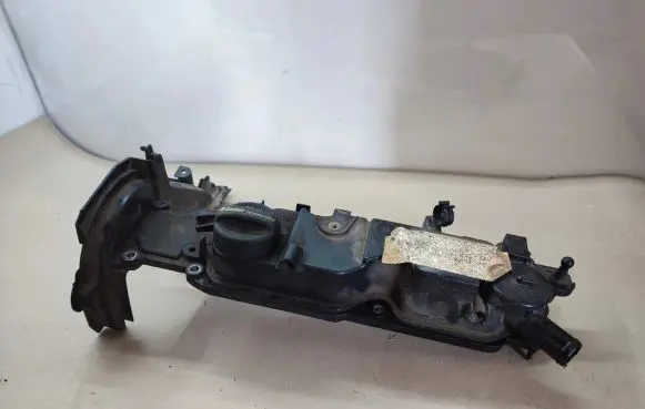Nissan Qashqai Rocker cam cover 